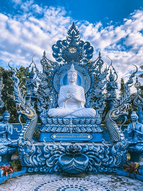 Wat Rong Suea Ten il Tempio Blu nella provincia di Chiang Rai Chiang Mai Thailandia
