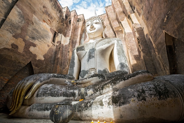 Wat Srichum Temple Buddha