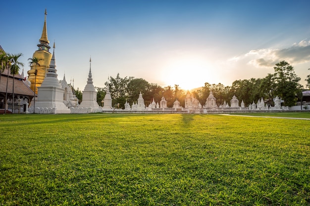 Wat Suan Dok è un tempio buddista (Wat) a Chiang Mai, nel nord della Thailandia.