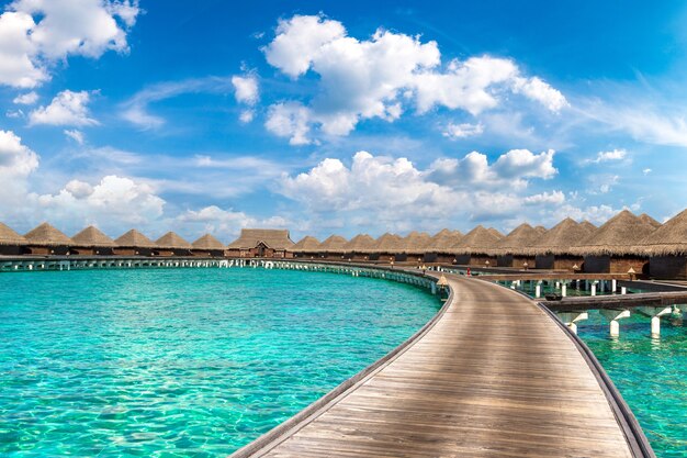 Water Bungalows in un'isola tropicale alle Maldive