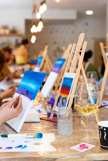 Wine Colors Art e Wine Painting Workshop