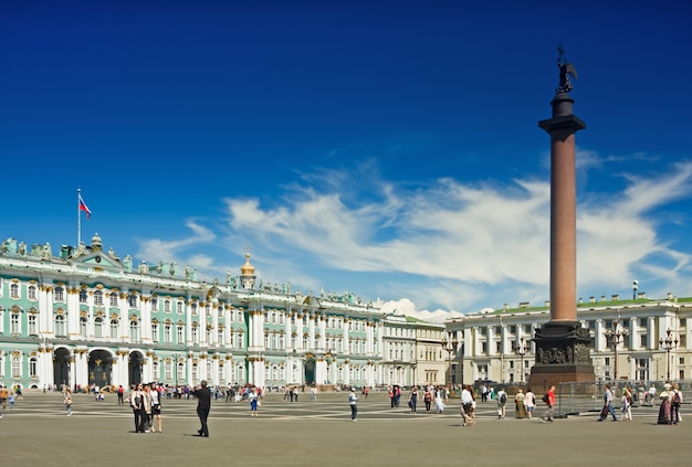 Winter Palace e Alexander Column sulla piazza del palazzo