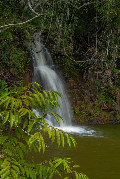 XAPiccola cascata situata sul Lago Ita a Santa Catarina
