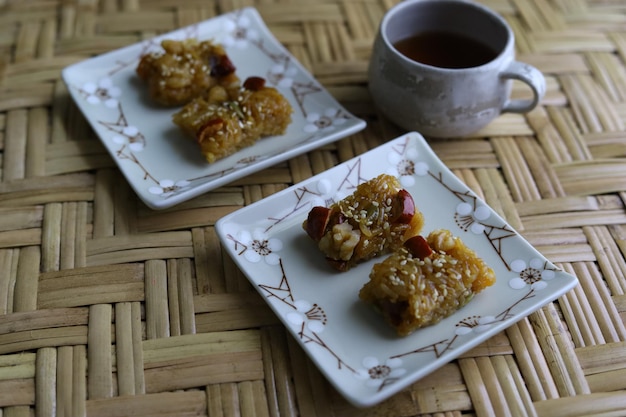 Yaksik o yakbap è un tteok a base di riso glutinoso con giuggiole di castagne e pinoli