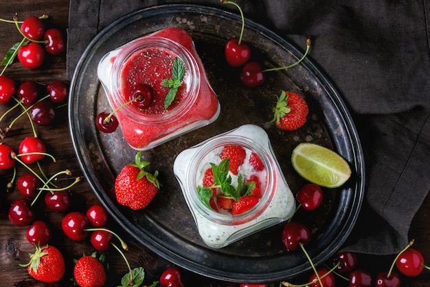 Yogurt con menta e ciliegia