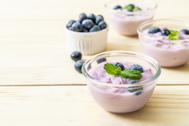 yogurt con mirtilli freschi