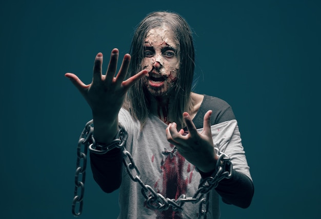 Zombie donna morta. concetto di Halloween horror