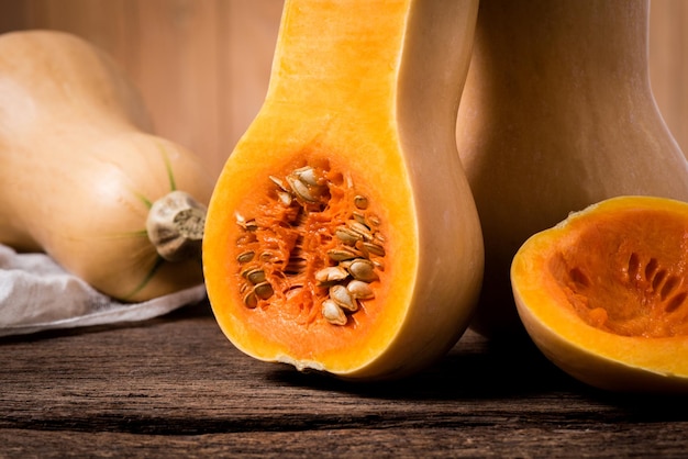 zucca di noce di burro fresca