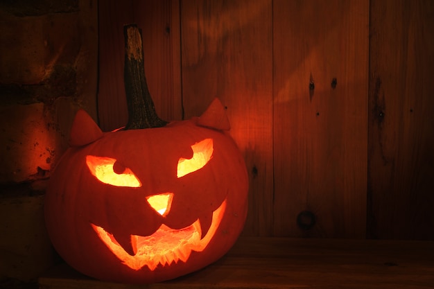 Zucca fatta a mano e creativa per Halloween