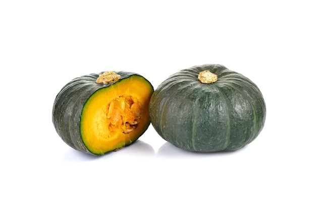 Zucca verde su bianco.