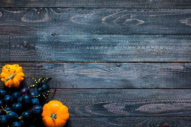 Zucche del Ringraziamento, su fondo in legno