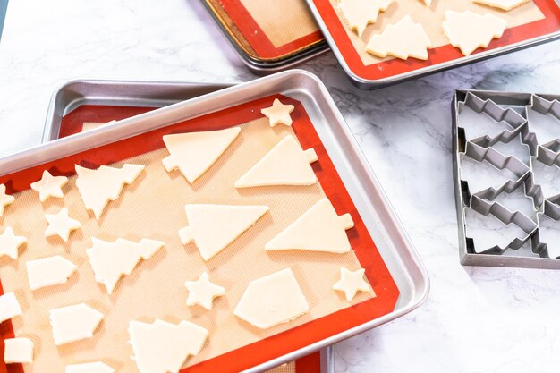 Zucchero da forno Biscotti di Natale a forma di albero di Natale.