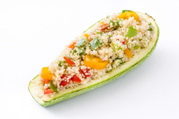 Zucchine ripiene con quinoa e verdure, isolate