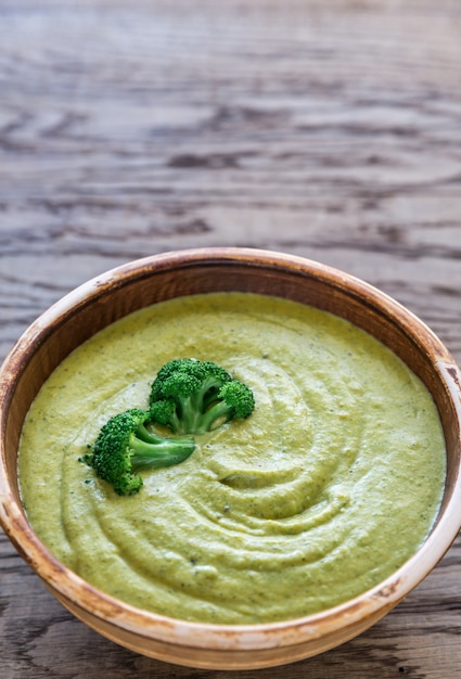 Zuppa broccoli e formaggio