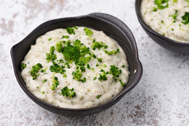 zuppa di broccoli su sfondo di cibo ciotola