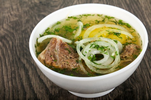 Zuppa di carne caucasica - Hashlama