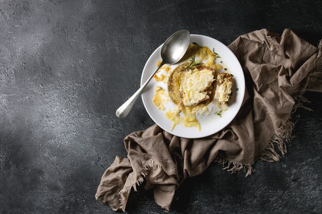 Zuppa di cipolle tradizionale