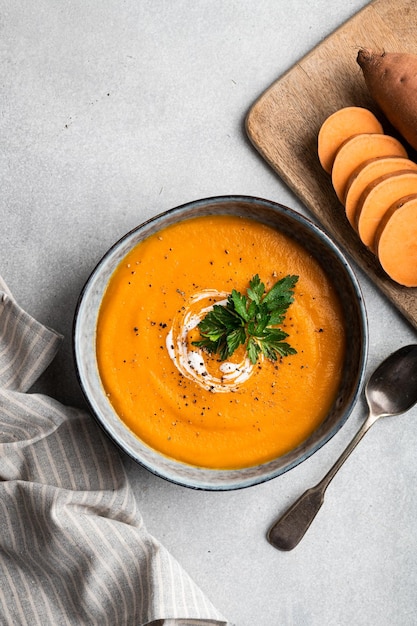 Zuppa di crema di patate dolci