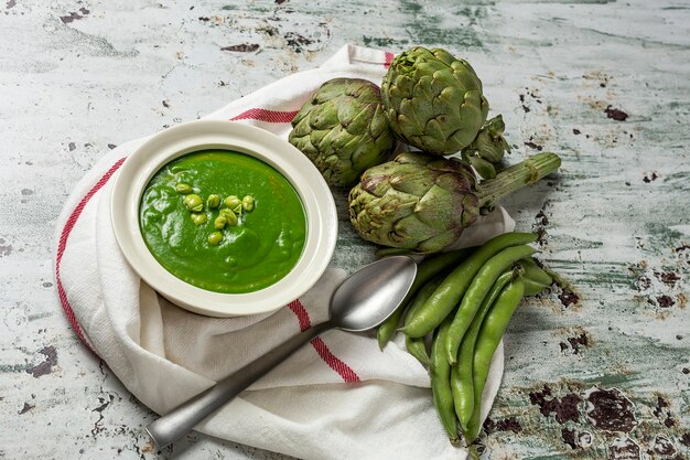 Zuppa di crema di verdure verde