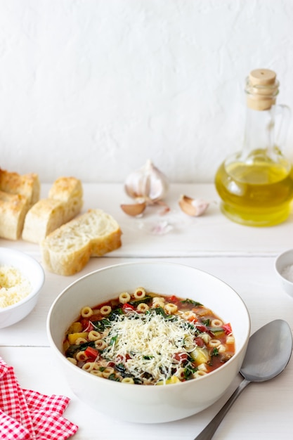 Zuppa di minestrone italiano.