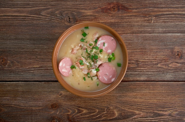 Zuppa di patate sassone. Cucina tedesca