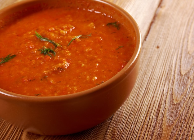 Zuppa di pomodoro italiana o Pappa al Pomodoro,alla fattoria