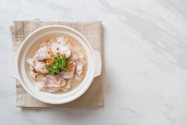 zuppa di riso bollito con pesce