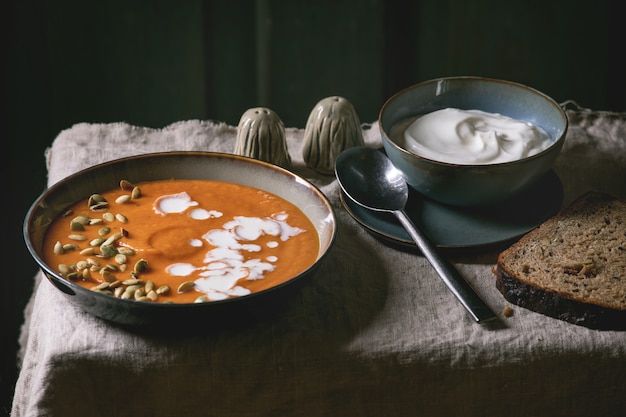 Zuppa di zucca con panna