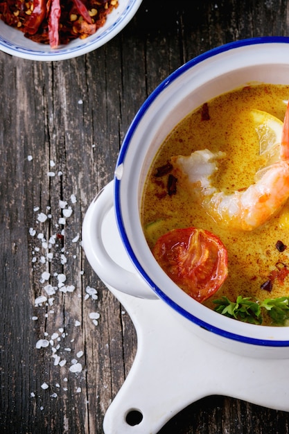 Zuppa tailandese Tom Yam