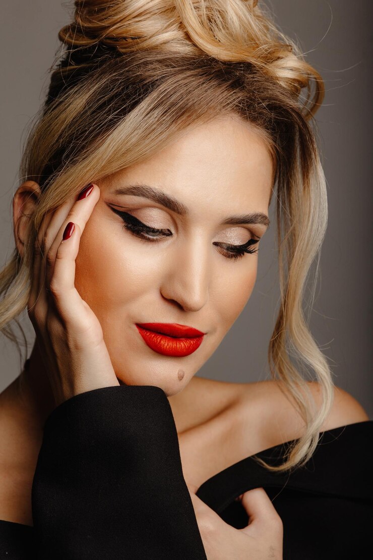 Fotografie blonde woman portrait in the background