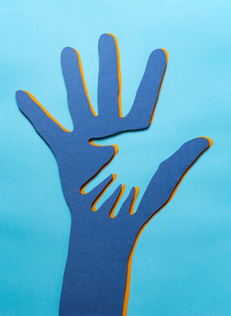 Fotografie charity volunteering and donating concept handmade paper craft