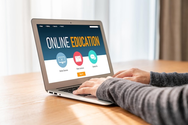 E-learningová webová stránka s moderním softwarem pro studenty ke studiu na internetu