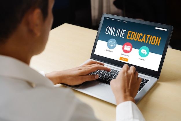 E-learningová webová stránka s moderním softwarem pro studenty ke studiu na internetu