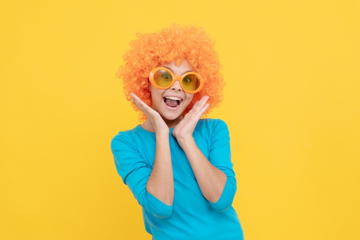 Fotografie look at that april fools day happy childhood girls birthday party happy funny kid