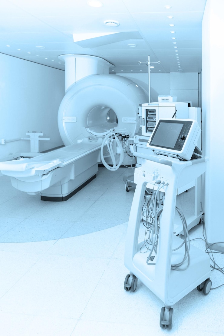 Fotografie medical ct or mri scan in the modern hospital laboratory interior of radiography department