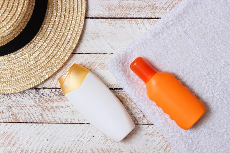 Fotografie sunscreens on a colored background closeup sun protection for skin