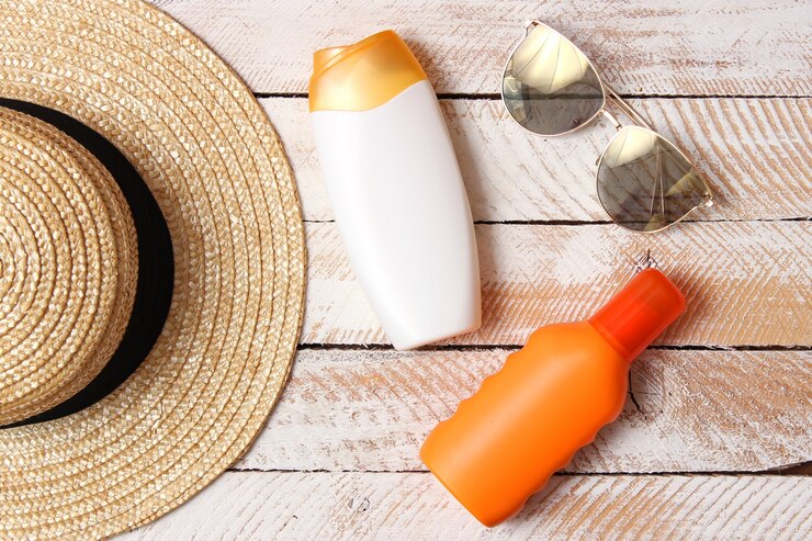 Fotografie sunscreens on a colored background closeup sun protection for skin