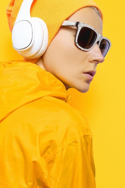 Urban dynamic style snowboard dj lady yellow priority