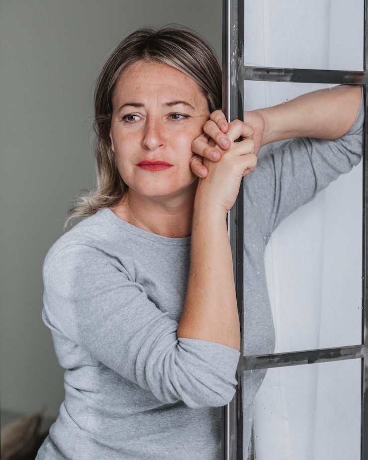 Zdarma Fotografie adult woman stressing out at home