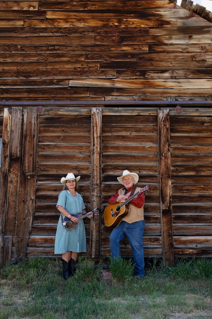 Zdarma Fotografie couple singing together country music