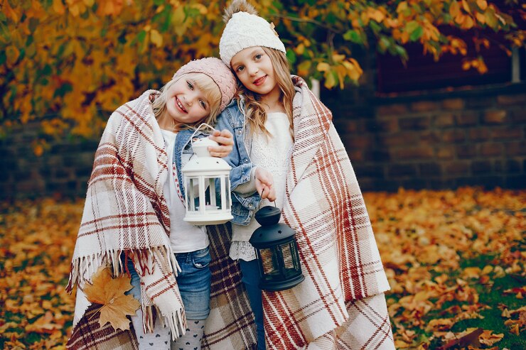 Zdarma Fotografie cute little girl in a autumn park