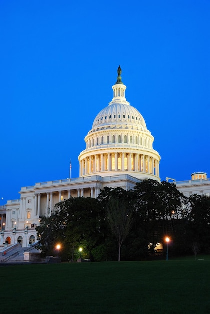 Detailní záběr na americký Kapitol ve Washingtonu DC