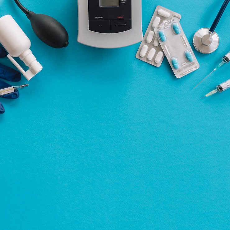 Zdarma Fotografie elevated view of medical equipments on blue background