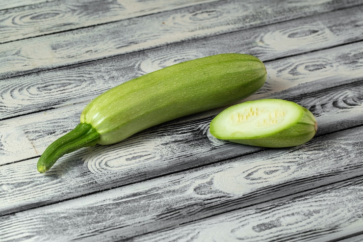 Zdarma Fotografie green marrow fresh ripe mellow on wooden grey desk