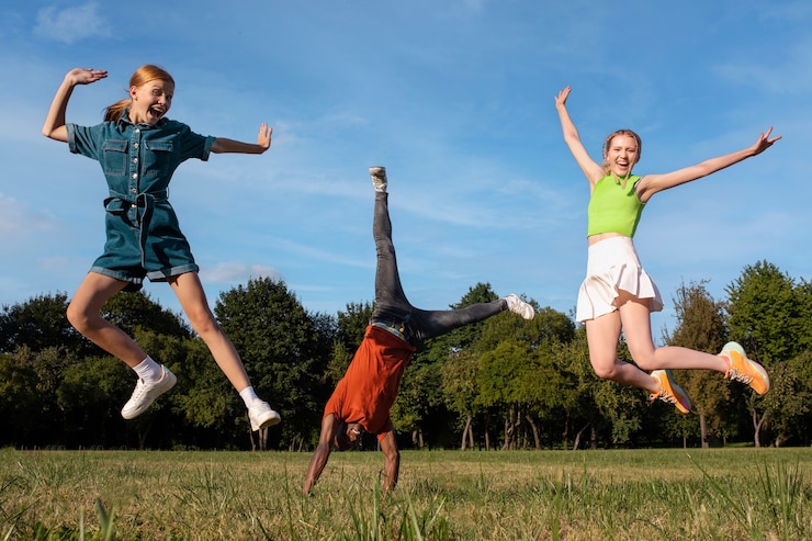 Zdarma Fotografie lifestyle of people jumping around