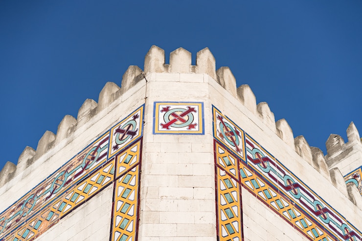 Zdarma Fotografie moderní budova v arabském stylu na modré obloze