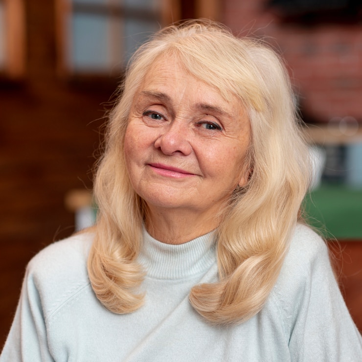 Zdarma Fotografie portriat beautiful senior woman
