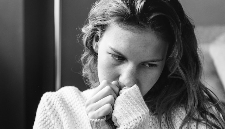Zdarma Fotografie sad girl in her loneliness
