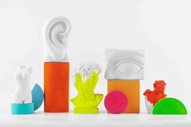 Zdarma Fotografie still life of small decorative objects with vivid colors