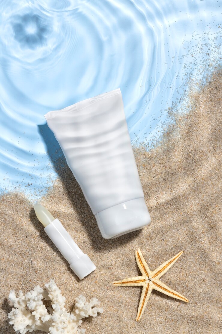Zdarma Fotografie top view skincare product on the beach